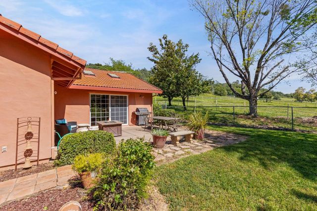 13587 Garden Bar Rd, Grass Valley, CA 95949