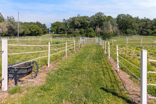 13587 Garden Bar Rd, Grass Valley, CA 95949