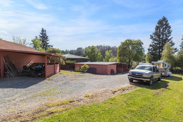 13587 Garden Bar Rd, Grass Valley, CA 95949