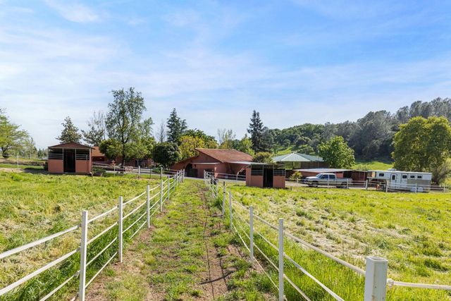 13587 Garden Bar Rd, Grass Valley, CA 95949