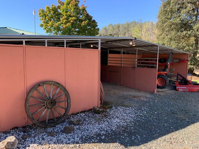 13587 Garden Bar Rd, Grass Valley, CA 95949