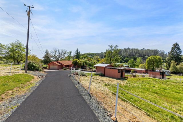 13587 Garden Bar Rd, Grass Valley, CA 95949