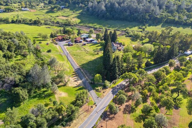 13587 Garden Bar Rd, Grass Valley, CA 95949