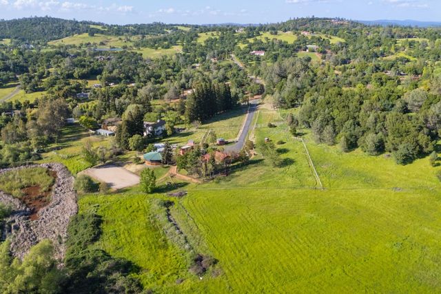 13587 Garden Bar Rd, Grass Valley, CA 95949
