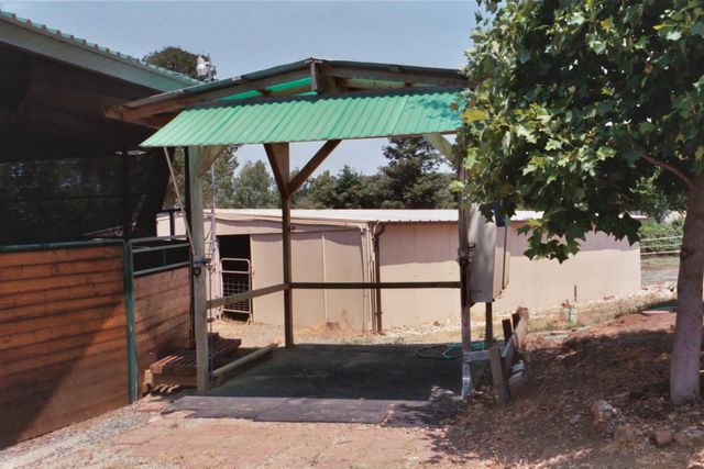 13587 Garden Bar Rd, Grass Valley, CA 95949