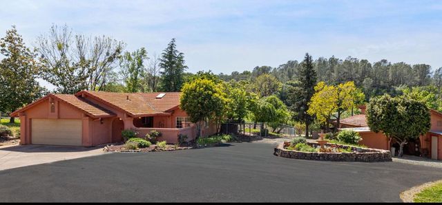 13587 Garden Bar Rd, Grass Valley, CA 95949