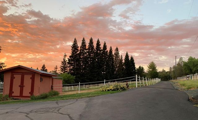 13587 Garden Bar Rd, Grass Valley, CA 95949