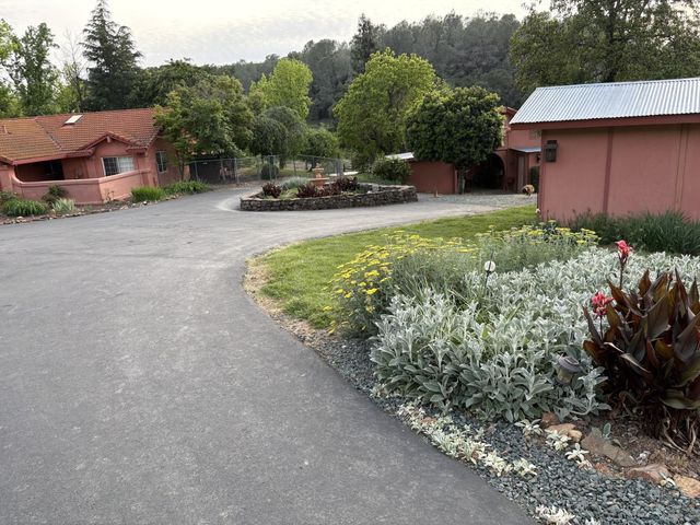 13587 Garden Bar Rd, Grass Valley, CA 95949