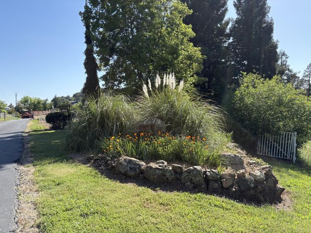 13587 Garden Bar Rd, Grass Valley, CA 95949