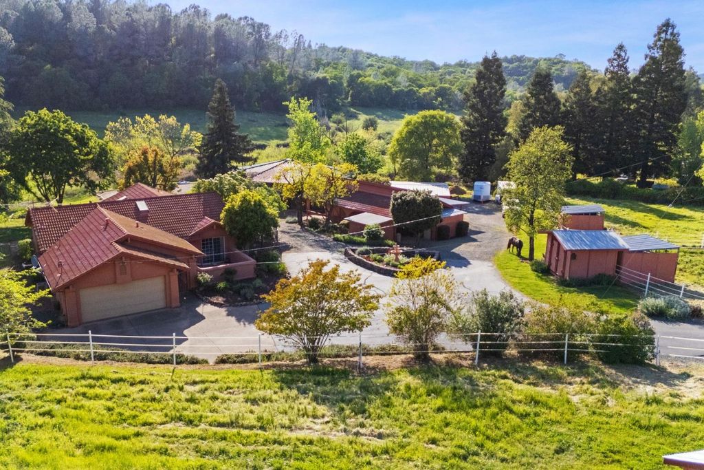 13587 Garden Bar Rd, Grass Valley, CA 95949