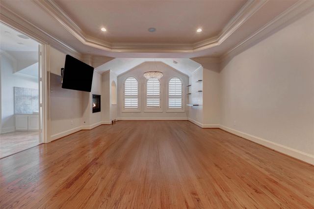 5410 Valerie St, Bellaire, TX 77401