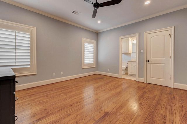 5410 Valerie St, Bellaire, TX 77401