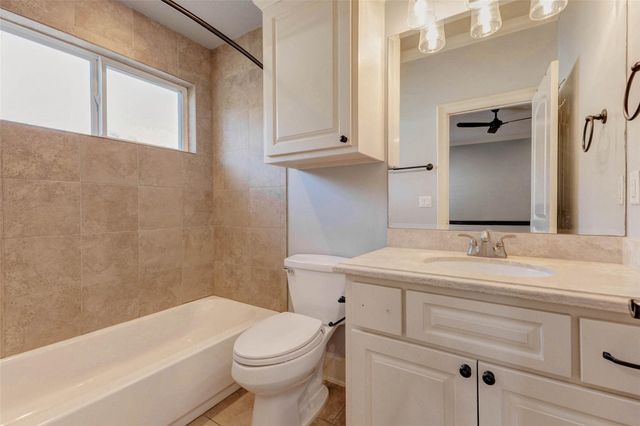 5410 Valerie St, Bellaire, TX 77401