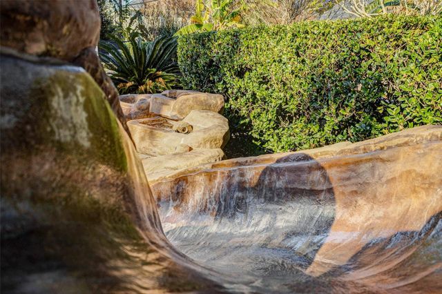 5410 Valerie St, Bellaire, TX 77401