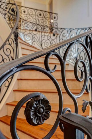 5410 Valerie St, Bellaire, TX 77401