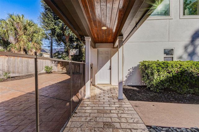 5410 Valerie St, Bellaire, TX 77401