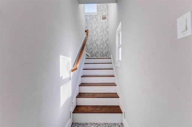 5410 Valerie St, Bellaire, TX 77401