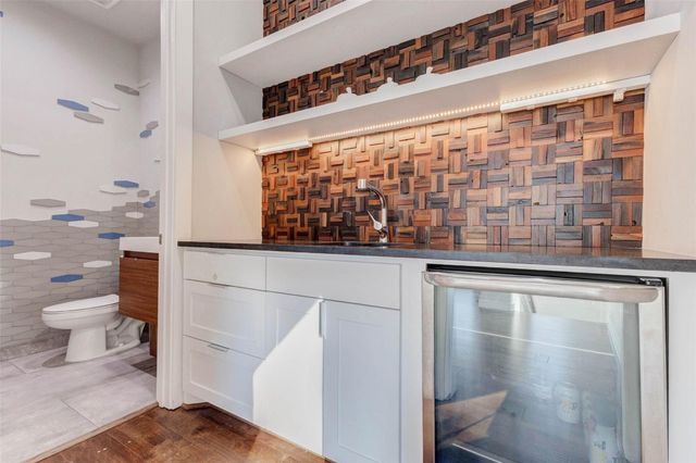 5410 Valerie St, Bellaire, TX 77401