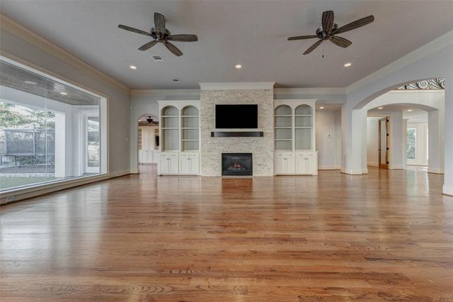 5410 Valerie St, Bellaire, TX 77401