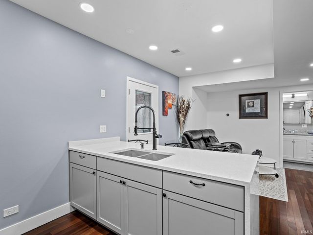 4004 Euclid Avenue, East Chicago, IN 46312