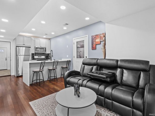 4004 Euclid Avenue, East Chicago, IN 46312