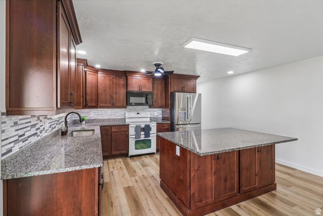 2668 W HORSESHOE CIR, South Jordan, UT 84095