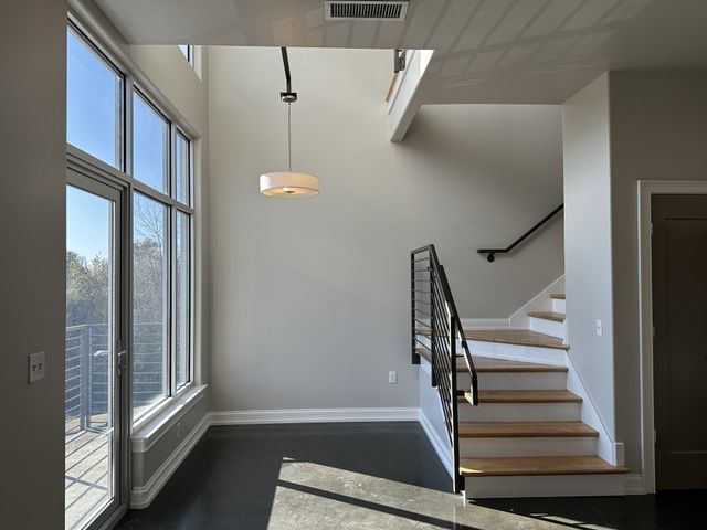 1900 Eastland Ave Ste 201, Nashville, TN 37206