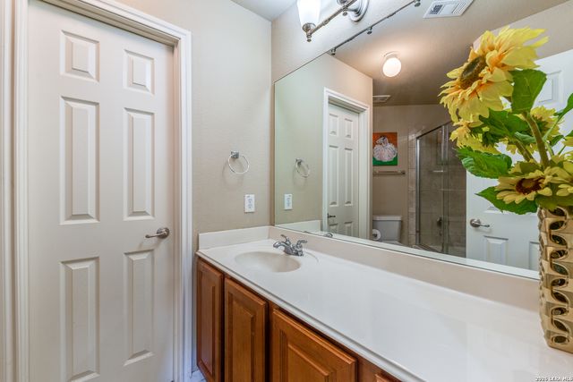 8910 HANOVER FRST, Helotes, TX 78023