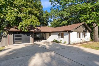 56 Ridge Road, Eureka Springs, AR 72631