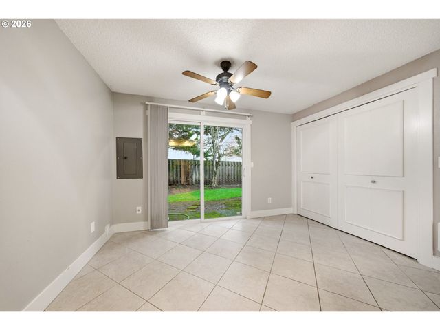 7113 Ne 43RD St F, Vancouver, WA 98661