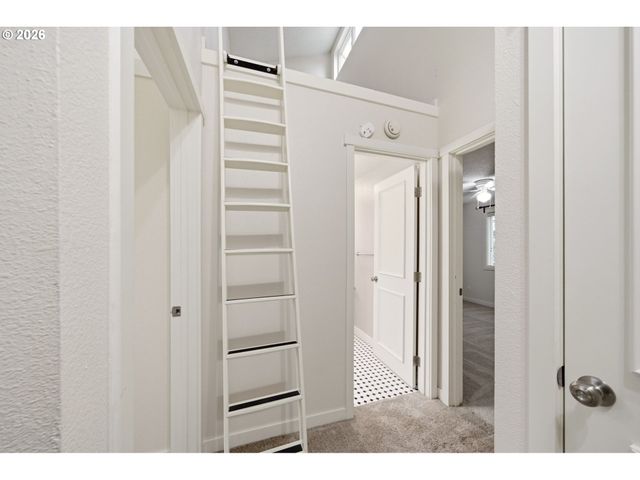 7113 Ne 43RD St F, Vancouver, WA 98661