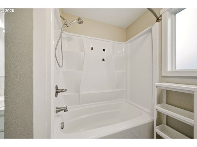 7113 Ne 43RD St F, Vancouver, WA 98661