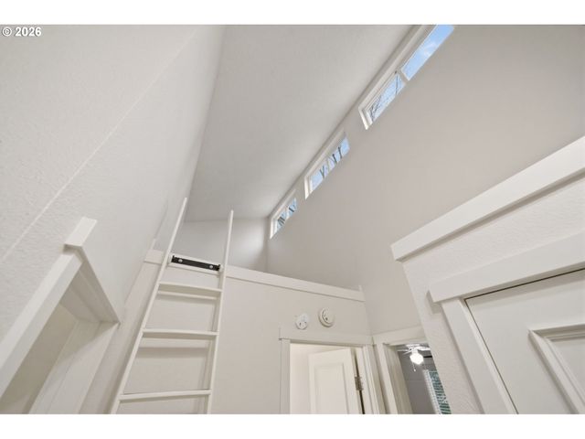 7113 Ne 43RD St F, Vancouver, WA 98661