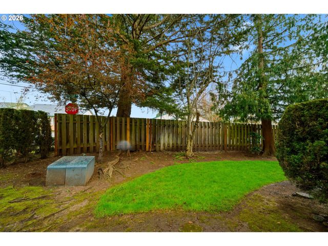 7113 Ne 43RD St F, Vancouver, WA 98661