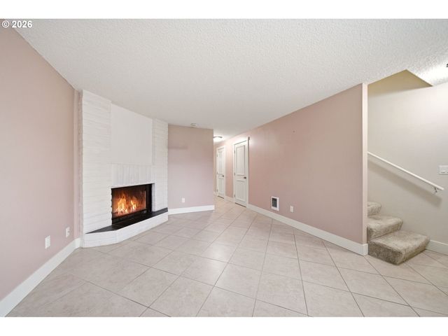 7113 Ne 43RD St F, Vancouver, WA 98661