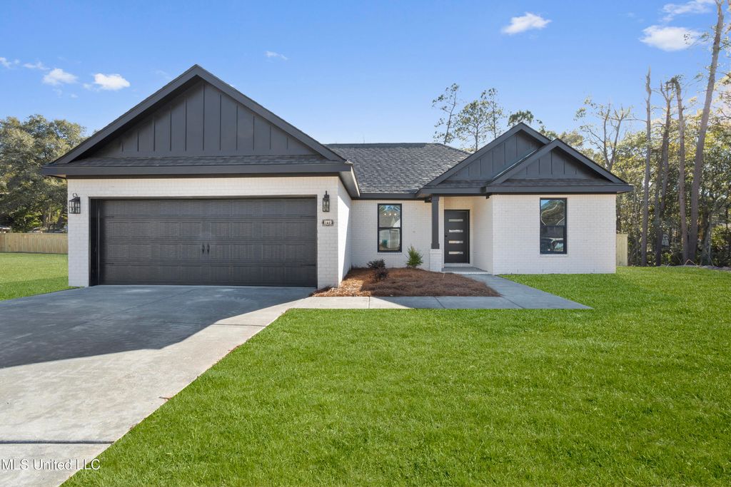 1773 Granhurst Drive, Gautier, MS 39553