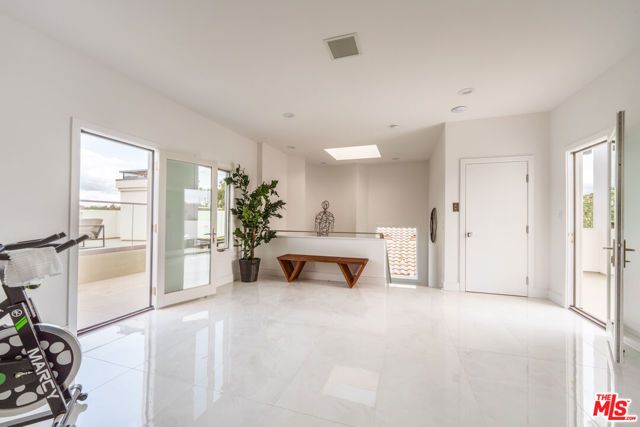 142 Union Jack Mall, Marina Del Rey, CA 90292