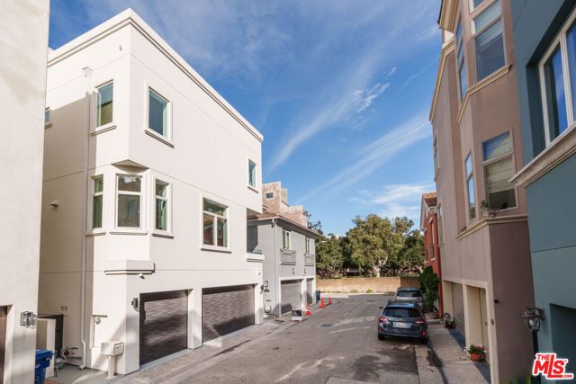 142 Union Jack Mall, Marina Del Rey, CA 90292