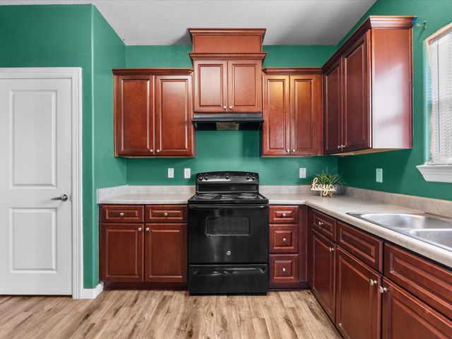 2105 Howell Avenue, La Marque, TX 77568