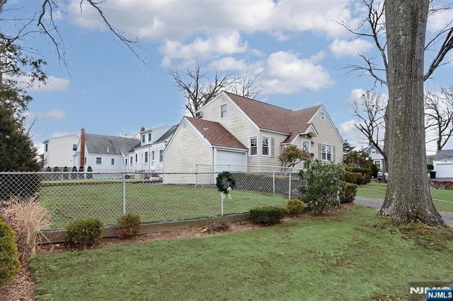 7 Overlook Drive, Dumont, NJ 07628