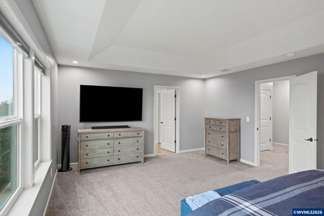 555 Yapa Dr, Silverton, OR 97381