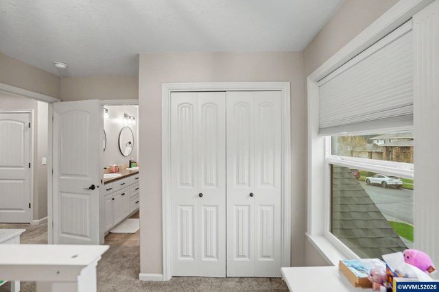 555 Yapa Dr, Silverton, OR 97381