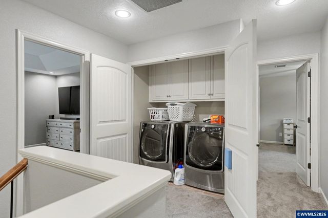 555 Yapa Dr, Silverton, OR 97381