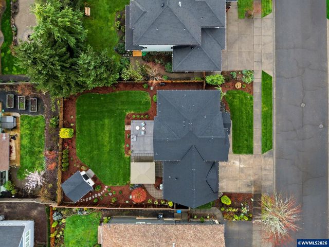 555 Yapa Dr, Silverton, OR 97381