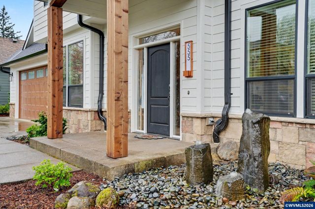 555 Yapa Dr, Silverton, OR 97381