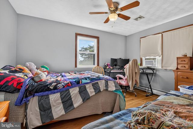 5 MONTICELLO AVE, Spring Grove, PA 17362