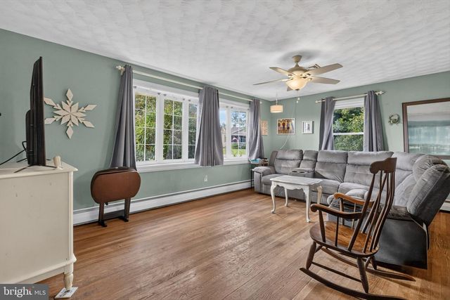 5 MONTICELLO AVE, Spring Grove, PA 17362