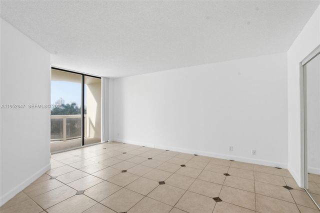 20185 E Country Club Drive 502, Aventura, FL 33180