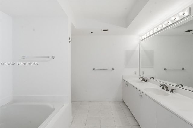 20185 E Country Club Drive 502, Aventura, FL 33180