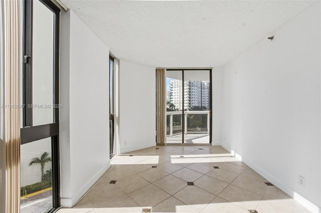 20185 E Country Club Drive 502, Aventura, FL 33180